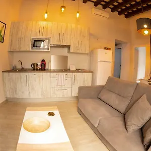 poniente-intimo-apartamento-en-el-corazon-de-cadiz.hotelsincadiz.net/